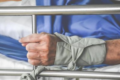 La contention, un mal nécessaire ?